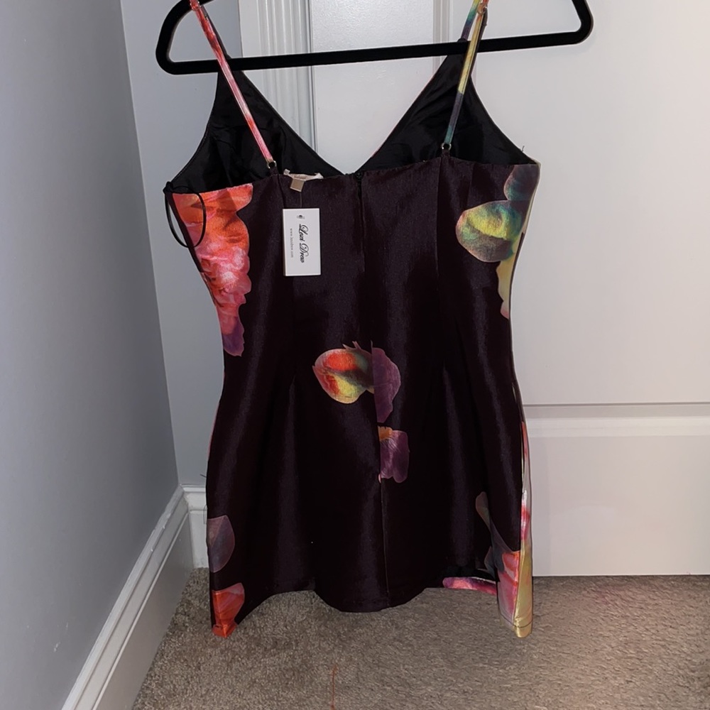 Black floral dress, size medium. - Picture 6 of 7